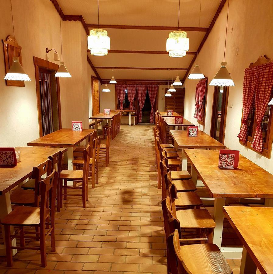Domacinstvo Cikic Zasavicaゲストハウス エクステリア 写真
